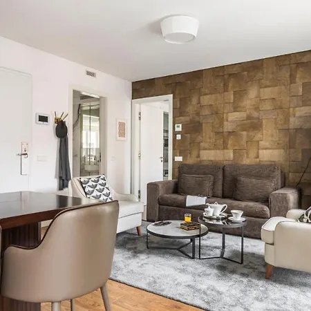 Apartment Plum Guide - Coffee & Chocolates